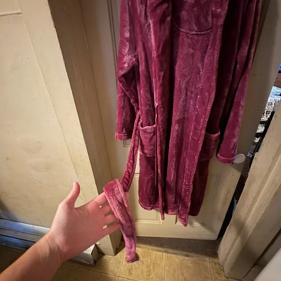 ❤️ 3 FOR $20 Luxurious Pink Hooded Robe SIZE M - Picture 3 of 5